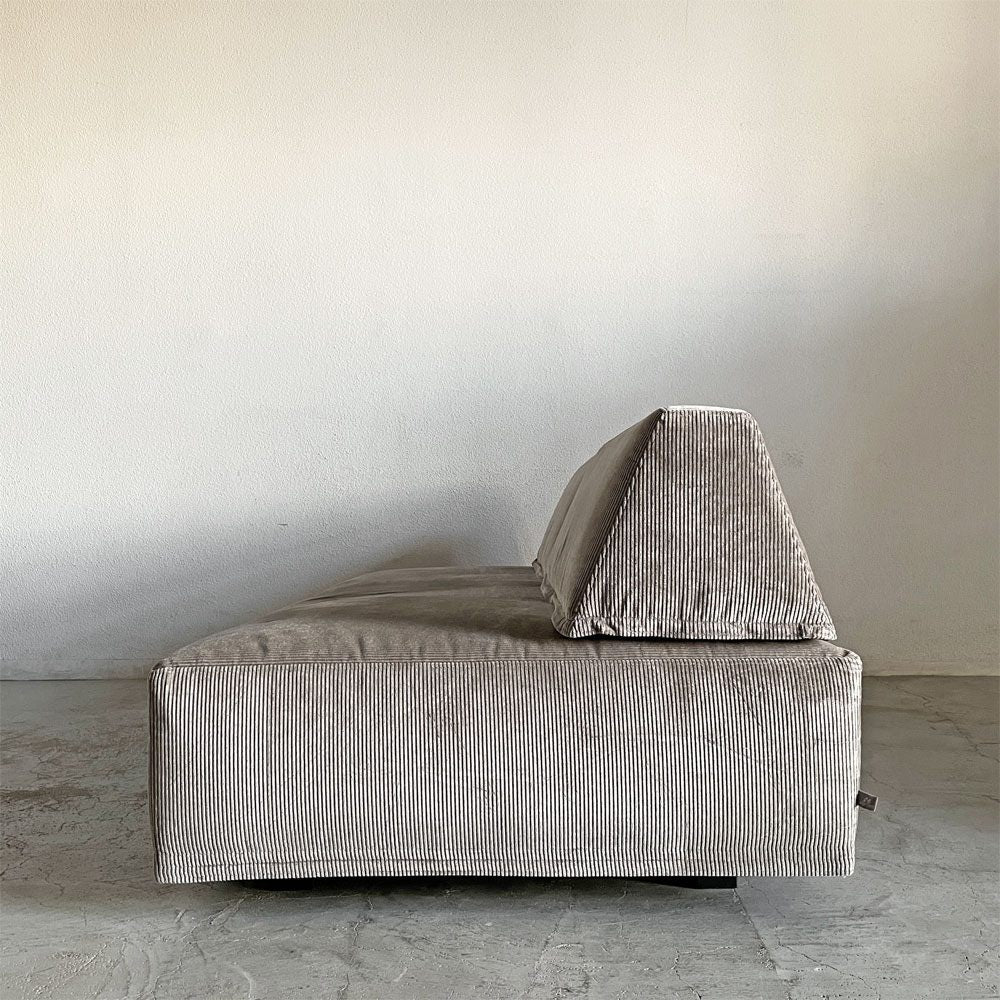 アイラーセン eilersen プレイグラウンド PLAYGROUND 2シーターソファ W180cm バックフォームクッション 2ピース ファブリック グレー系 Jens Juul Eilersen デンマーク 参考価格￥484,000- 〓