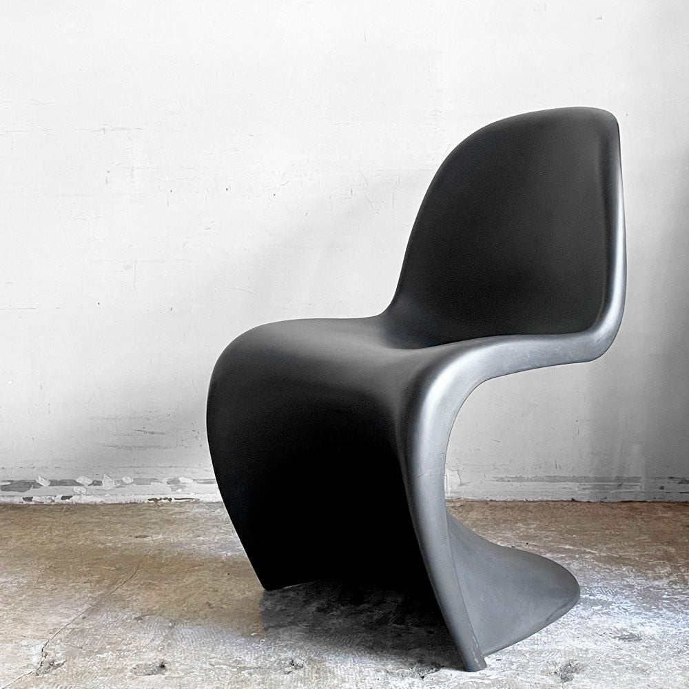 ヴィトラ vitra パントンチェア ダイニングチェア スタッキングチェア ディープブラック ヴェルナー・パントン Panton ミッドセンチュリー スペースエイジ ■