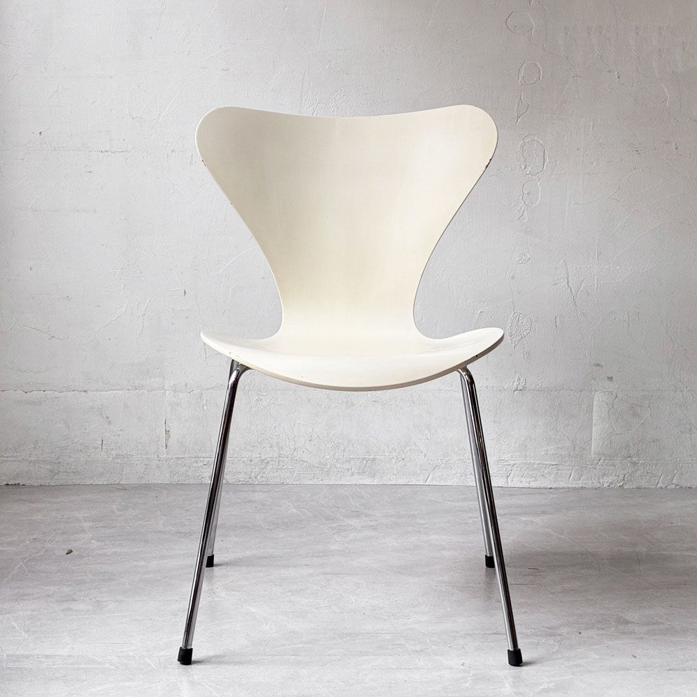 フリッツハンセン Fritz Hansen 3107 セブンチェア ホワイト ラッカー仕上げ スタッキング アルネ・ヤコブセン デンマーク 北欧家具 A ★