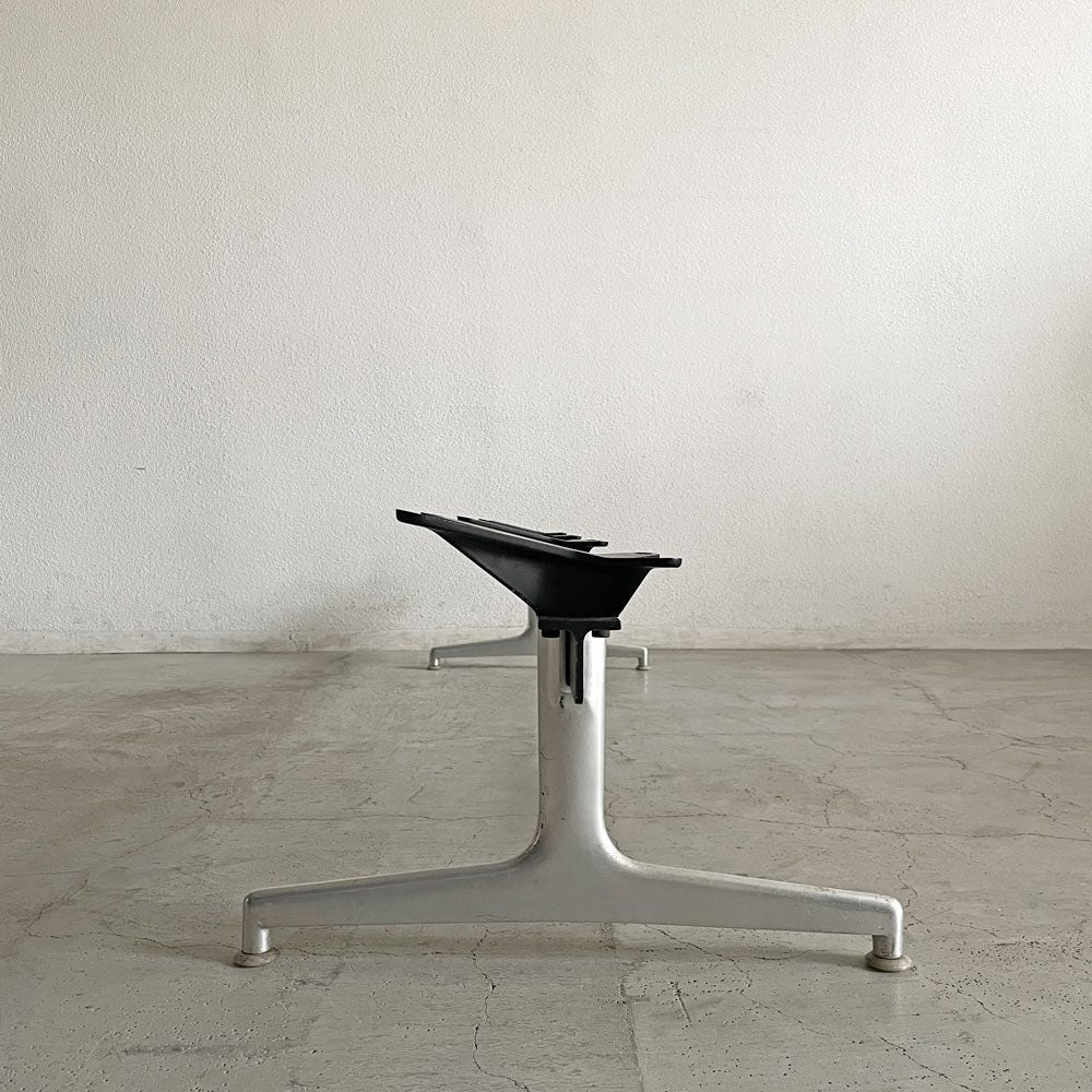 ハーマンミラー Herman Miller エアポートベンチ タンデムシート 4連ベース W223.5cm アームシェル用 C&R イームズ ビンテージ 〓