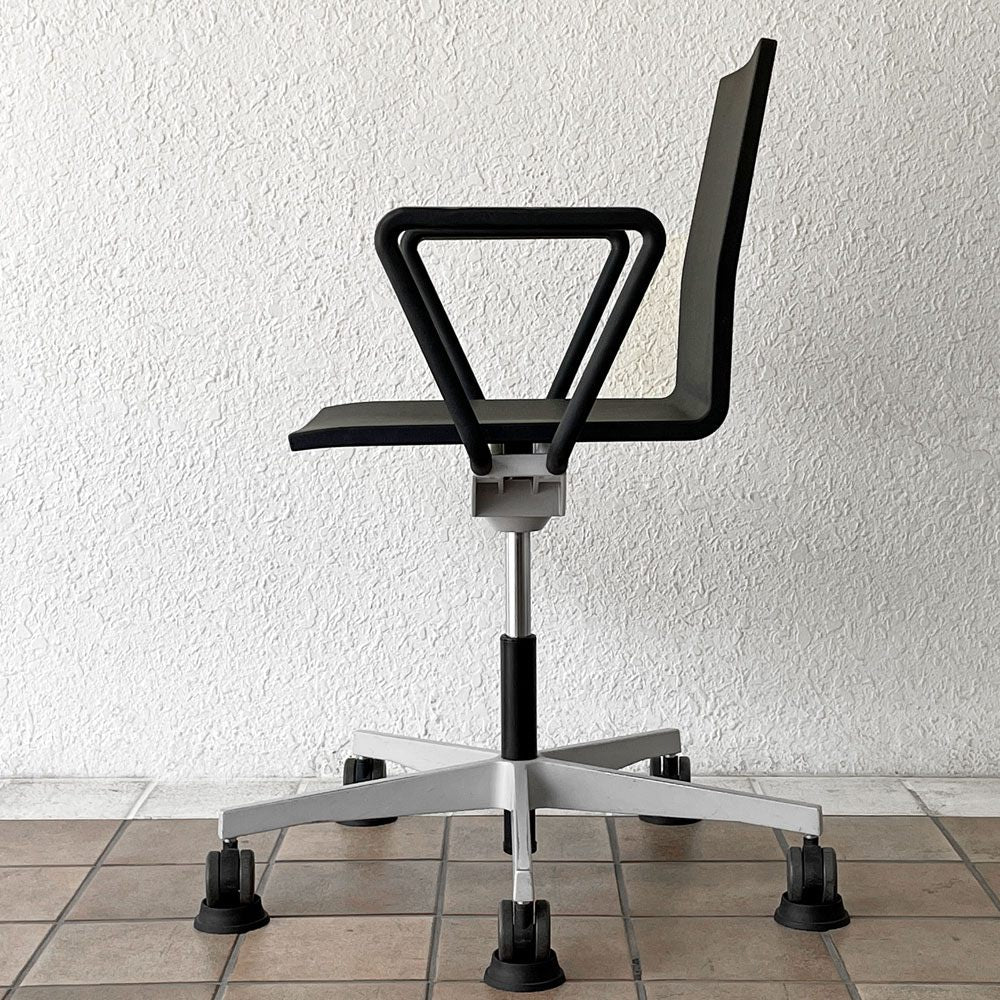 ヴィトラ vitra ゼロフォー 04. スタジオチェア アームチェア ブラック マールテン・ヴァン・セーヴェレン 昇降機能 デスクチェア◇