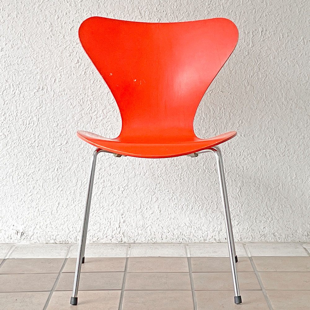 フリッツハンセン Fritz Hansen 3107 セブンチェア オレンジ ラッカー仕上げ スタッキング アルネ・ヤコブセン デンマーク 北欧家具 ビンテージ ◇