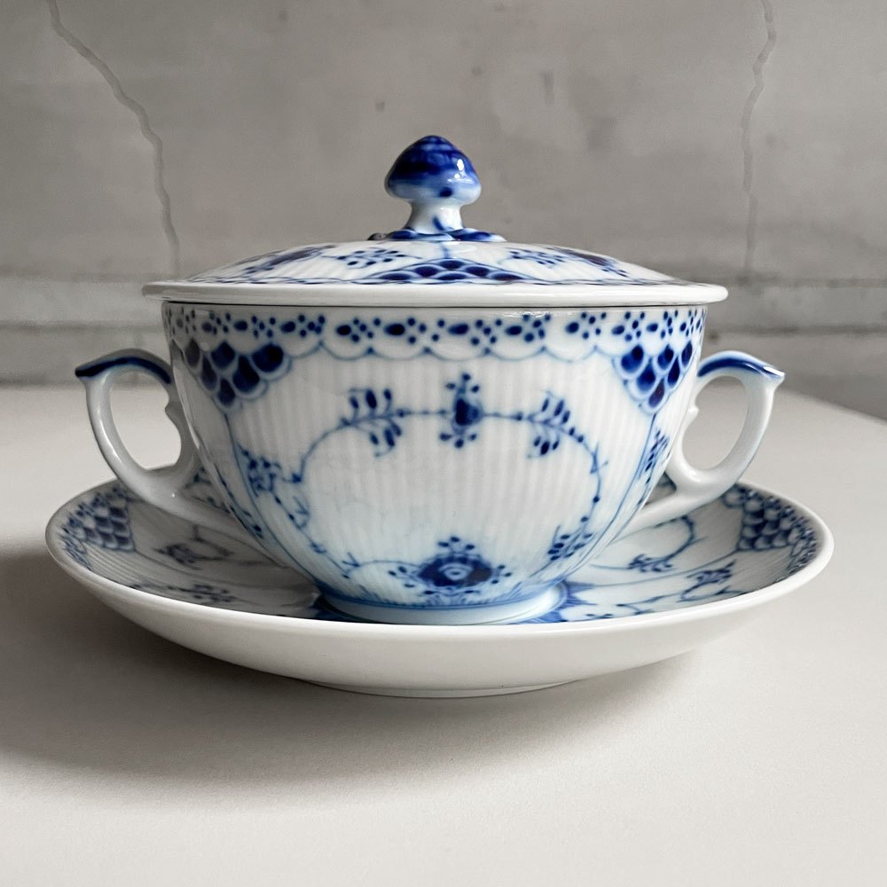 ロイヤルコペンハーゲン ROYAL COPENHAGEN ブルーフルーテッド ハーフレース スープカップ&ソーサー 陶器 北欧食器 廃番 箱付き 未使用 D ♪