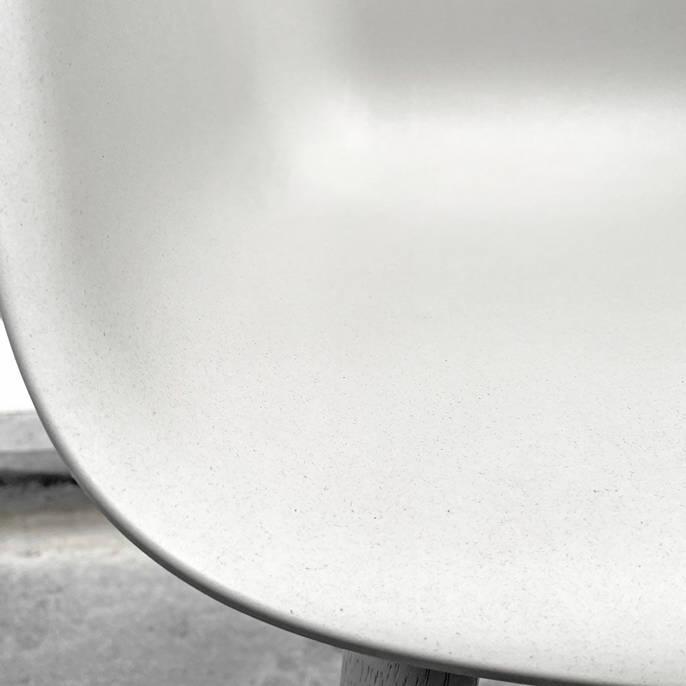ムート Muuto ファイバー アームチェア ウッドベース FIBER ARM CHAIR WOOD BASE ファイバーシェル グレー オーク材 北欧モダン 定価￥84,700- ■