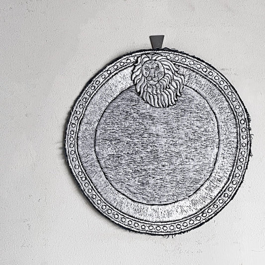 ママカロン ma.macaron ライオンの皿 壁掛け ウォールアート 横振り刺繍 φ26cm 刺繍作家 現代作家 ■