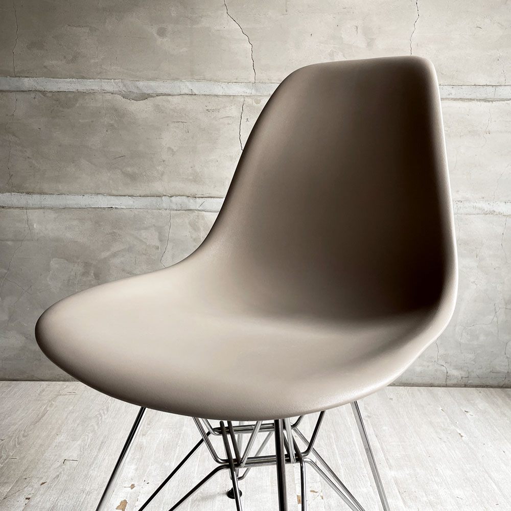 ハーマンミラー Herman Miller サイドシェルチェア ポリプロピレン製 エッフェルベース C&R イームズ ミッドセンチュリー ココア 定価￥¥67,100-♪