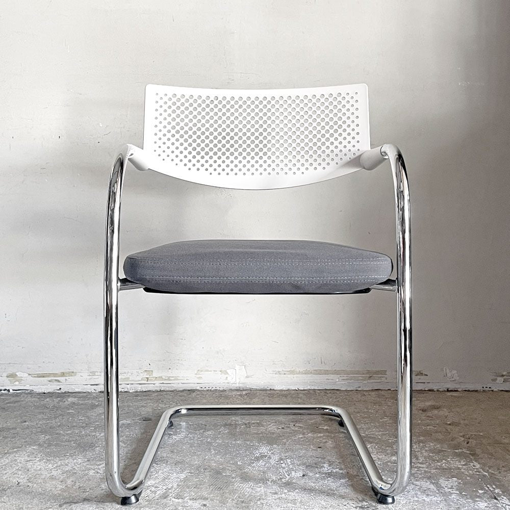 ヴィトラ vitra ビザビ2 Visavis2 アームチェア デスクチェア ホワイト/グレー系 カンティレバー スタッキング不可仕様 アントニオ・チッテリオ ■
