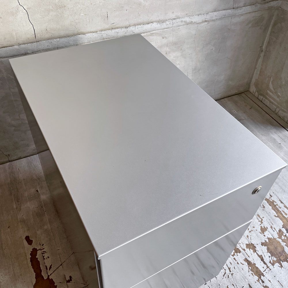 カッシーナ Cassina ixc. AFドロワー AF DRAWER デスクキャビネット ワゴン 鍵付き トレー付属 キャスターロック機能付き イタリア ミニマルデザイン A