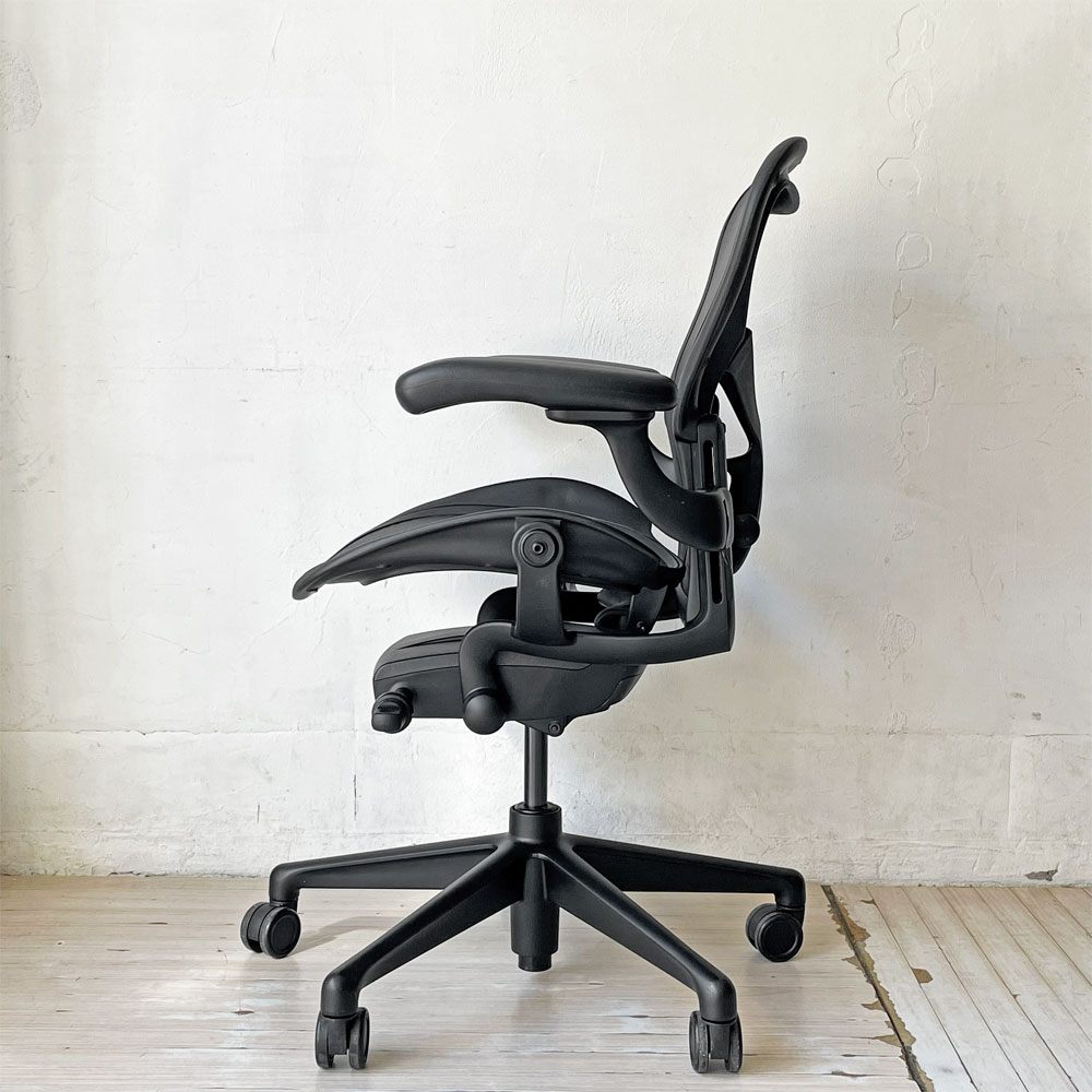 ハーマンミラー Herman Miller アーロンチェア リマスタード フル装備 Aサイズ デスクチェア オフィスチェア オニキスウルトラマット アルミダイキャスタベース ポスチャーフィット 2022年製 ★