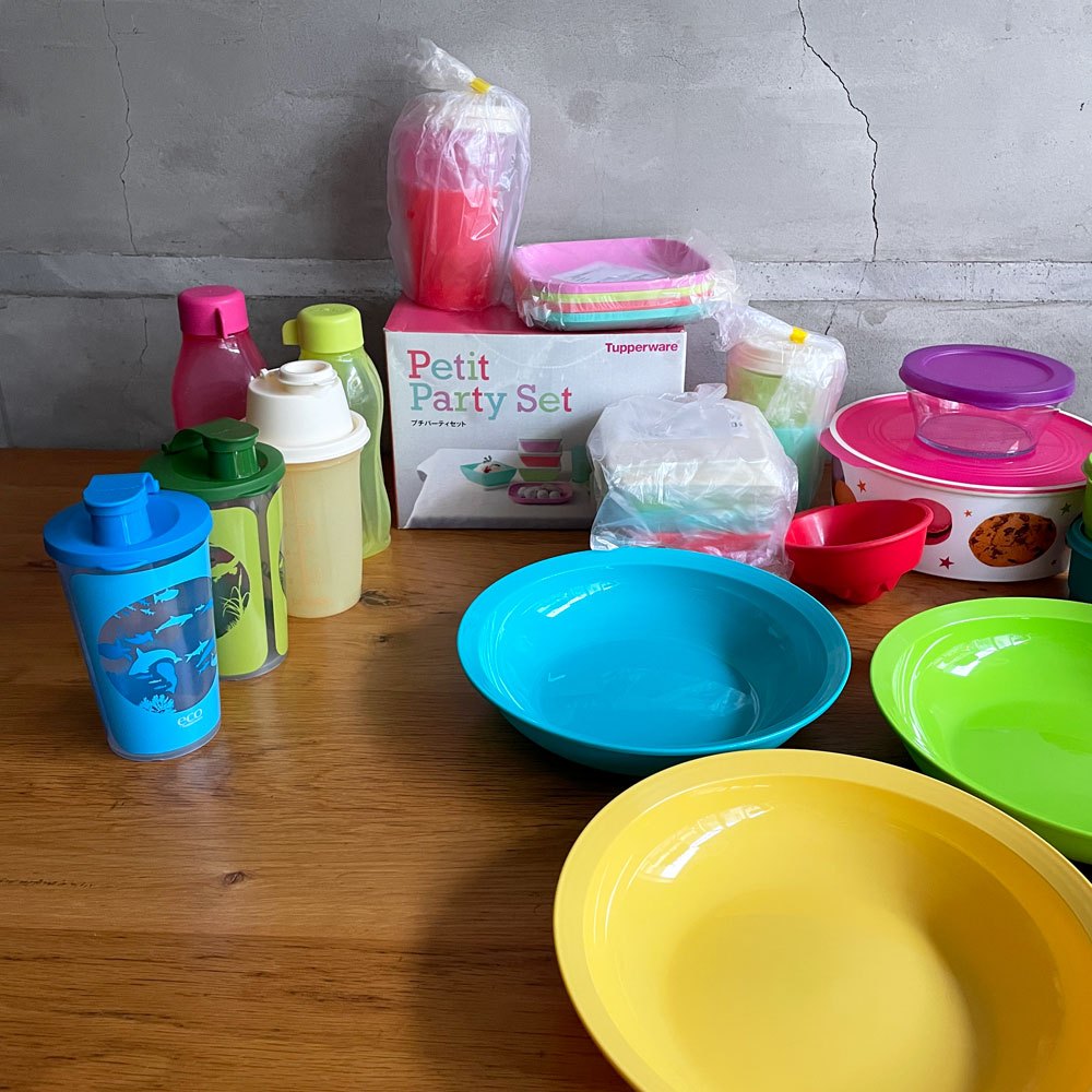 タッパーウェア Tupperware キャニスター 保存容器 食器 幼児向けカトラリー等 バラエティセット まとめ売り 計26個 アメリカ ♪