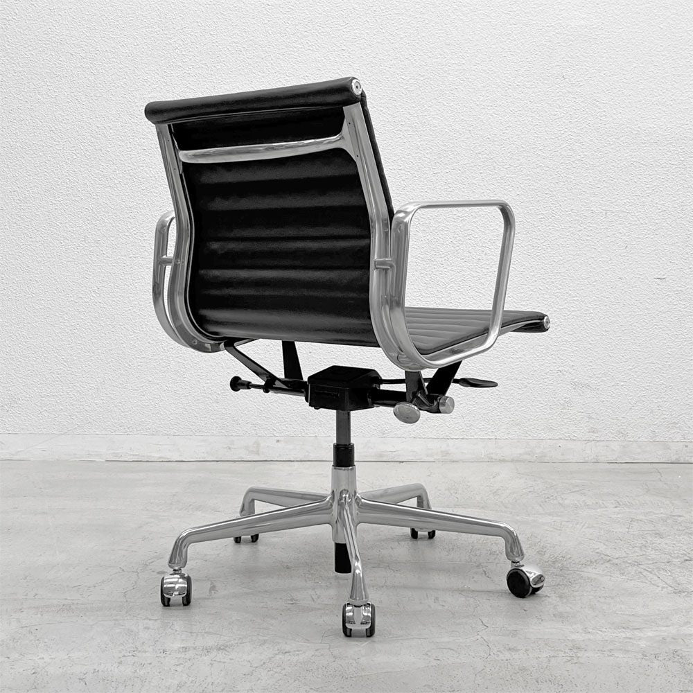 ハーマンミラー Herman Miller イームズアルミナムグループチェア マネージメントチェア アルミバフベース ガス圧昇降仕様 5本脚 キャスタータイプ 本革 イームズ 〓