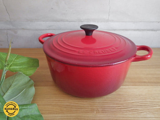 ルクルーゼ LE CREUSET シグニチャー両手鍋 ココットロンド 22cm チェリーレッド 未使用品 ♪