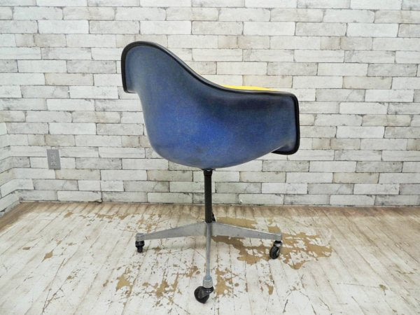 ハーマンミラー Herman Miller 2nd ビンテージ アームシェル FRP コントラクトキャスターベース PVCレザー イエロー 新品張替え済 イームズ ●