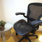 ハーマンミラー HermanMiller アーロンチェア Bサイズ ランバーサポート クラシックカーボン グラファイトベース フル装備 ★