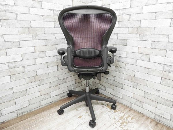 ハーマンミラー Herman Miller アーロンチェア Aeron Chair ランバーサポート Bサイズ グラファイトベース クラシックカーボン フル装備 レッド系カラー ●