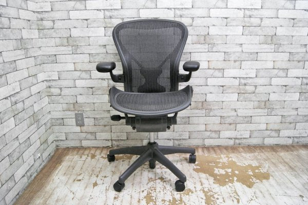 ハーマンミラー HermanMiller アーロンチェア Bサイズ ポスチャーフィット フル装備 クラシックカーボン グラファイトベース 説明書付 ●