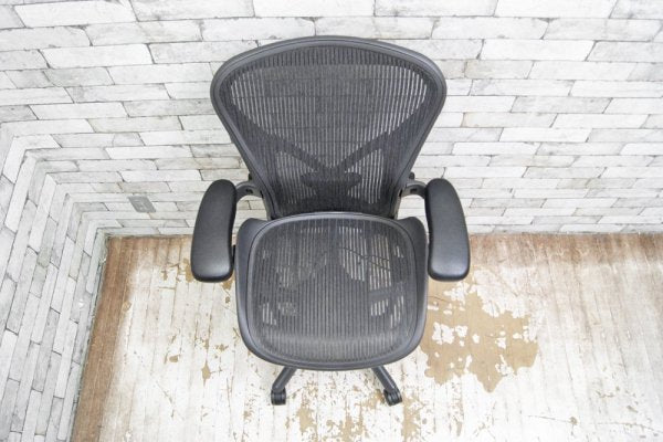 ハーマンミラー HermanMiller アーロンチェア Bサイズ ポスチャーフィット フル装備 クラシックカーボン グラファイトベース 説明書付 ●