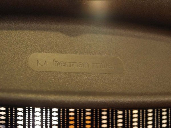 ハーマンミラー HermanMiller アーロンチェア Bサイズ ランバーサポート クラシックカーボン グラファイトベース フル装備 ★