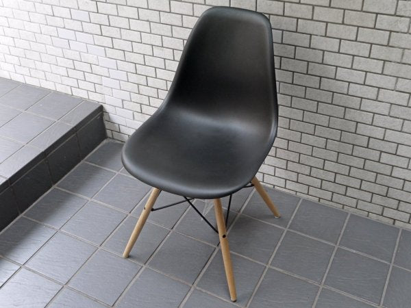 ハーマンミラー Herman Miller サイドシェルチェア ドゥエルレッグ DSW ブラック イームズ デザイン ミッドセンチュリー 美品 A ■