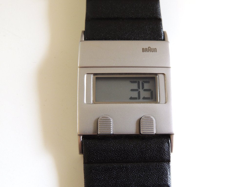 ブラウン BRAUN デジタルウォッチ 腕時計 DW30復刻モデル BN0076 ディーター・ラムス & ディートリッヒ・ルブス ケース付 ●