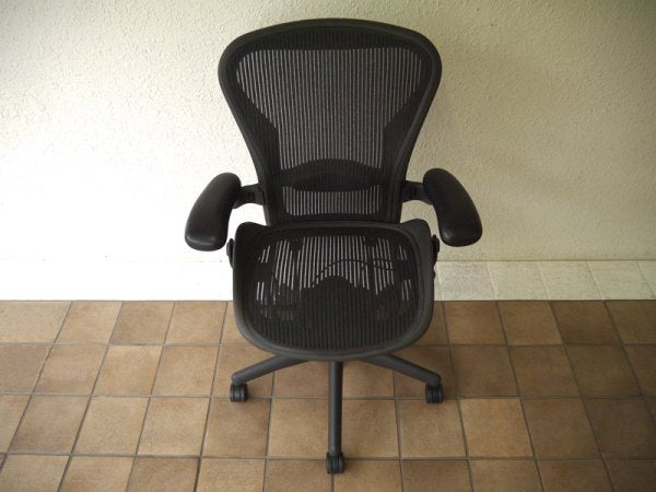ハーマンミラー HermanMiller アーロンチェア Aeron Chair ランバーサポート フル装備 Bサイズ （ M ） 定価￥183,600- （ デスクチェア / オフィスチェア ） ◇