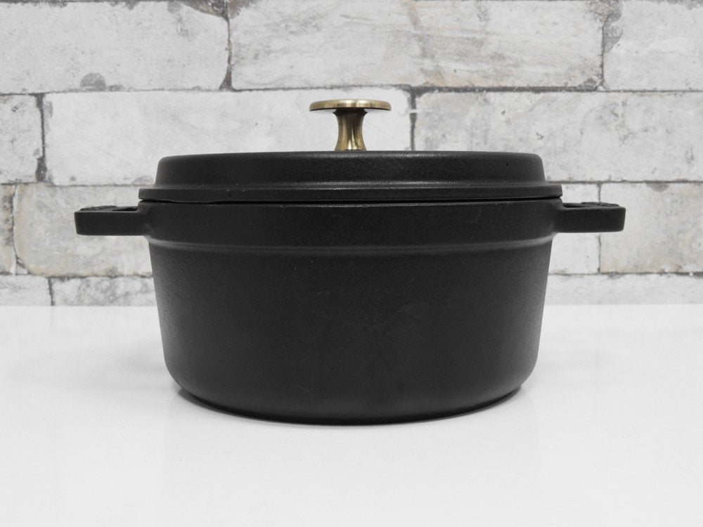 ストウブ Staub ピコ ココット ラウンド 両手鍋 ホーロー鍋 ブラック 18cm ●