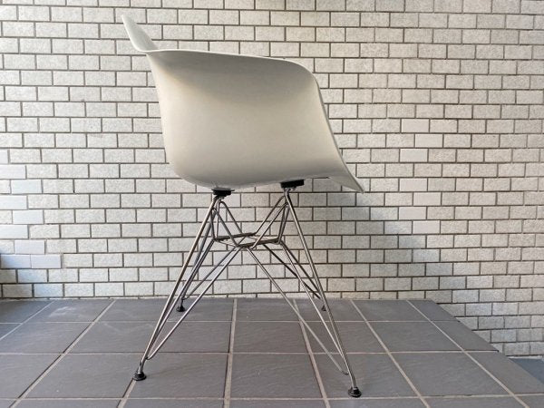 ハーマンミラー Herman Miller アームシェルチェア 現行 FRP製 ホワイト エッフェルベース イームズ ミッドセンチュリー ■