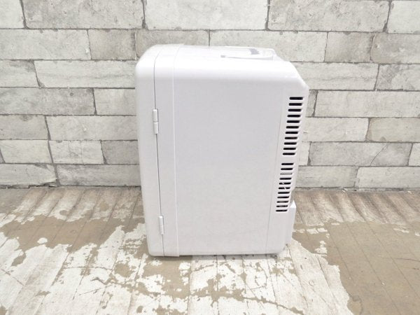 UP STORE 冷温庫 小型 冷蔵庫 車載 ポータブル 10L CH-10L ホワイト ●