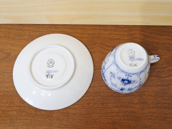 ロイヤルコペンハーゲン ROYAL COPENHAGEN デンマーク ブルーフルーテッド ハーフレース C&S コーヒーカップ&ソーサー 北欧食器 B ◇