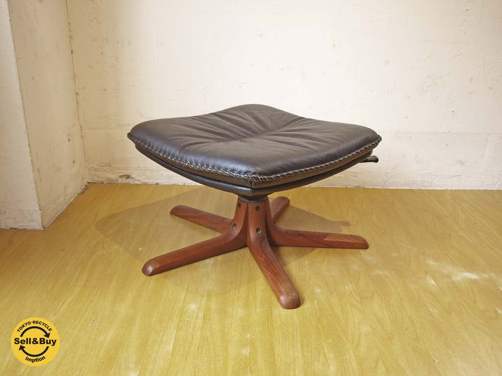 ベルグ ファニチャー BERG Furniture C90 クラシック オットマン チーク無垢材ベース フットスツール Foot stool フリー角度調整付 デンマーク 極美品 定価20万 ★