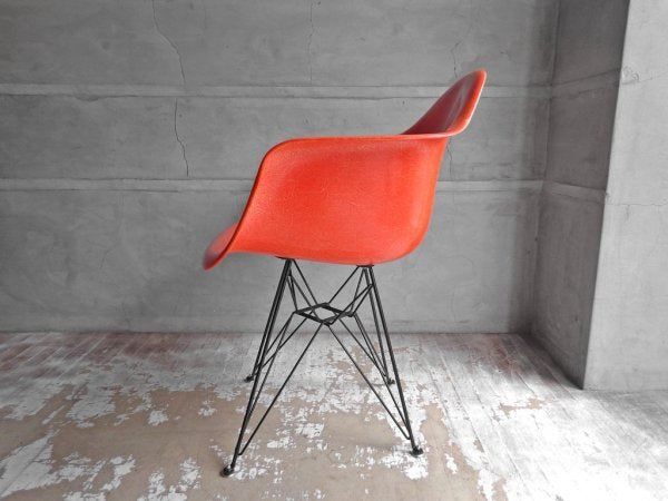 ハーマンミラー Herman Miller アームシェルチェア 現行 FRP製 オレンジ エッフェルベース イームズ ミッドセンチュリー ♪