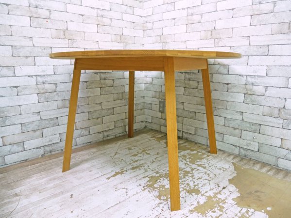 ヘイ HAY トライアングル レッグ テーブル TRIANGLE LEG TABLE ダイニングテーブル オーク材 Φ115cm 定価217,800円 北欧家具 ●