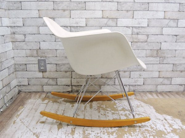 ハーマンミラー HermanMiller × ヴィトラ vitra. 廃盤 Wネーム C&R.イームズ Eames アームシェルチェア 白 ロッカーベース ミッドセンチュリー ●