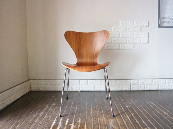 フリッツハンセン Fritz Hansen セブンチェア Seven Chair アルネヤコブセン Arne Jacobsen ウォールナット ◎