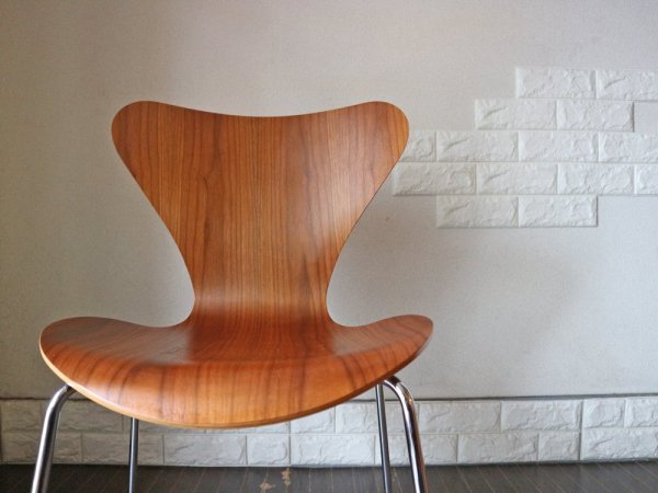 フリッツハンセン Fritz Hansen セブンチェア Seven Chair アルネヤコブセン Arne Jacobsen ウォールナット ◎