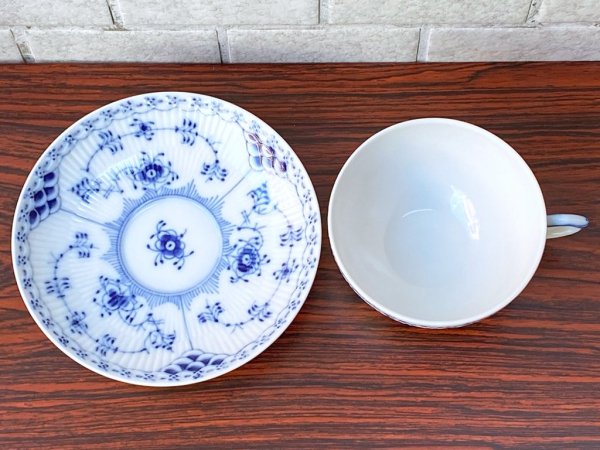 ロイヤルコペンハーゲン ROYAL COPENHAGEN ブルーフルーテッド ハーフレース カップ&ソーサー C&S D ■