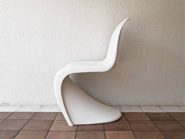 ヴィトラ vitra パントンチェア Panton Chair ホワイト ヴェルナー・パントン Panton スタッキングチェア ミッドセンチュリー スペースエイジ 定価￥36,300- ◇