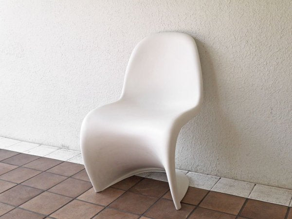 ヴィトラ vitra パントンチェア Panton Chair ホワイト ヴェルナー・パントン Panton スタッキングチェア ミッドセンチュリー スペースエイジ 定価￥36,300- ◇