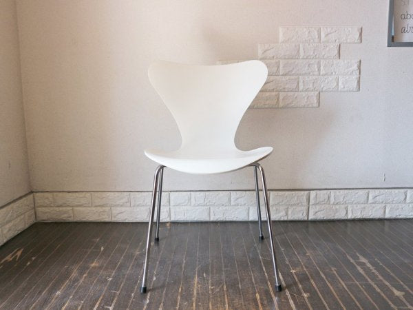 フリッツハンセン Fritz Hansen セブンチェア Seven Chair ホワイトラッカー アルネ・ヤコブセン Arne Jacobsen デンマーク 北欧家具 ◎