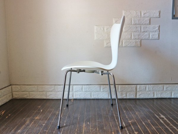 フリッツハンセン Fritz Hansen セブンチェア Seven Chair ホワイトラッカー アルネ・ヤコブセン Arne Jacobsen デンマーク 北欧家具 ◎