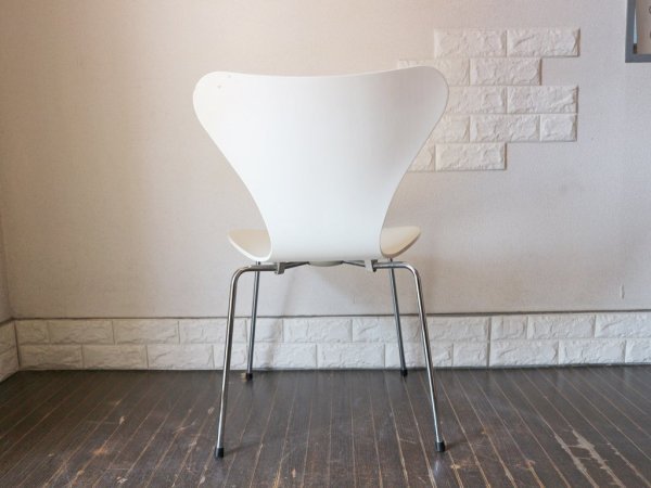 フリッツハンセン Fritz Hansen セブンチェア Seven Chair ホワイトラッカー アルネ・ヤコブセン Arne Jacobsen デンマーク 北欧家具 ◎