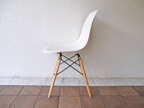 ハーマンミラー HermanMiller C&R.イームズ Eames サイドシェルチェア ダウェルレッグ ＝ DSW /  ホワイト 定価￥64,900- A ◇