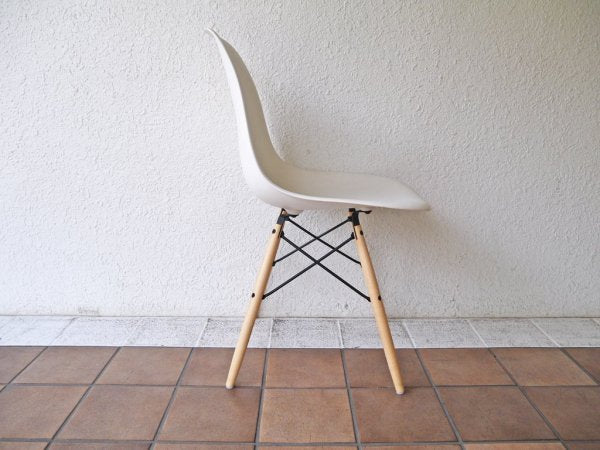 ハーマンミラー HermanMiller C&R.イームズ Eames サイドシェルチェア ダウェルレッグ ＝ DSW /  ホワイト 定価￥64,900- A ◇