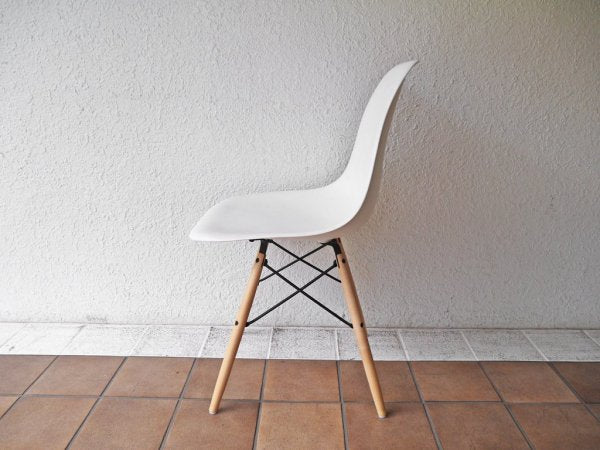 ハーマンミラー HermanMiller C&R.イームズ Eames サイドシェルチェア ダウェルレッグ ＝ DSW /  ホワイト 定価￥64,900- B ◇