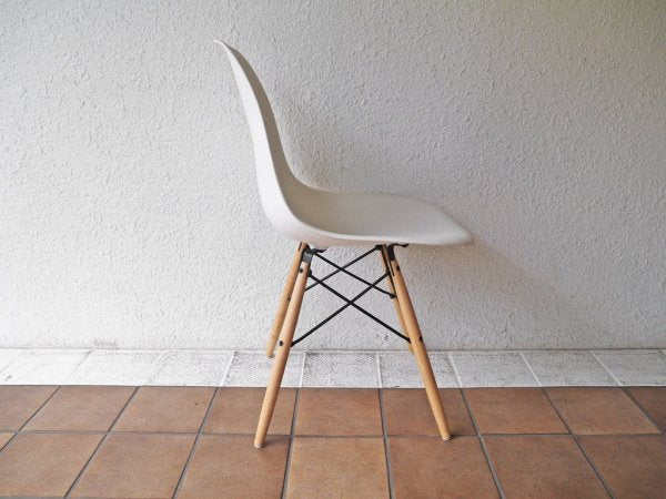 ハーマンミラー HermanMiller C&R.イームズ Eames サイドシェルチェア ダウェルレッグ ＝ DSW /  ホワイト 定価￥64,900- B ◇