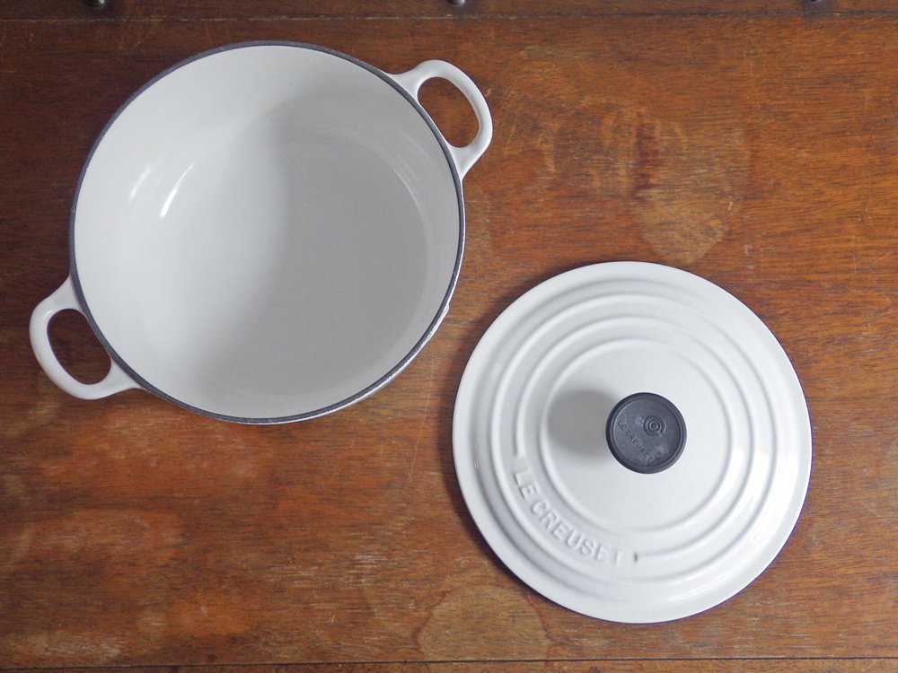 ルクルーゼ LE CREUSET ココットロンド キャセロール 両手鍋 Φ26cm ホワイト ♪