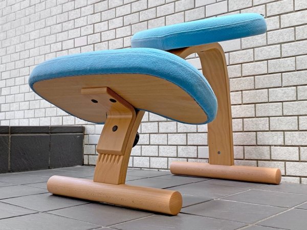 サカモトハウス SAKAMOTO HOUSE リボ Rybo バランスイージー Balance Easy ライトブルー 北欧ファブリックコラボカバー付き バランスチェア 学習椅子 ■