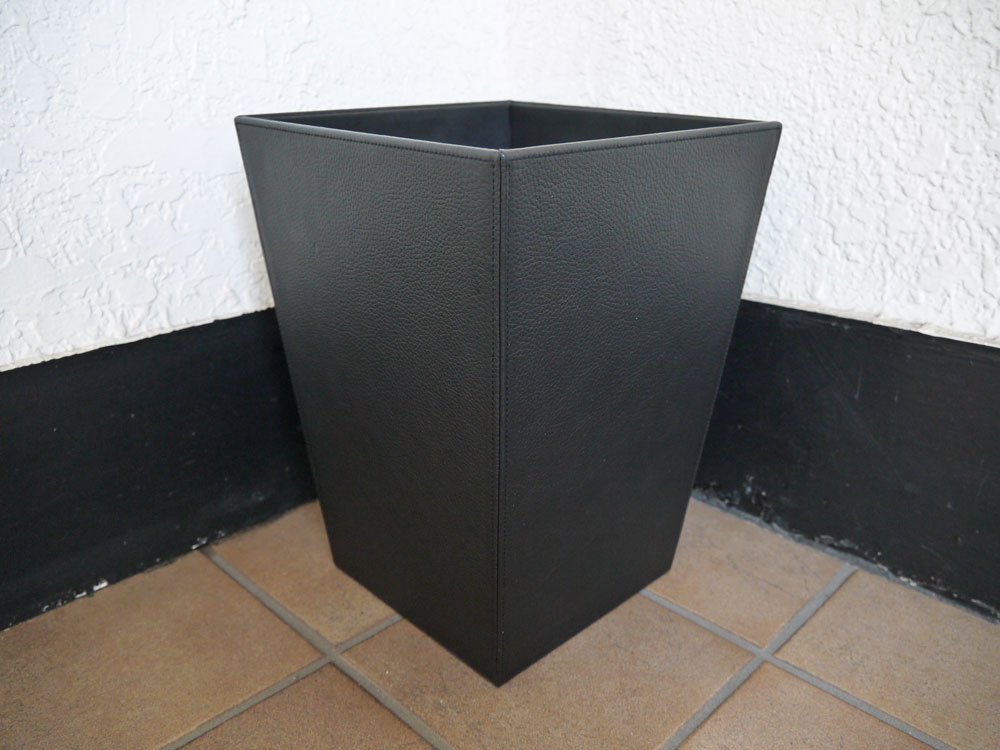 カッシーナイクスシー Cassina IXC. オリジナル レザー ダストボックス ブラック ゴミ箱 フラワーベース モダンデザイン 美品 ◇