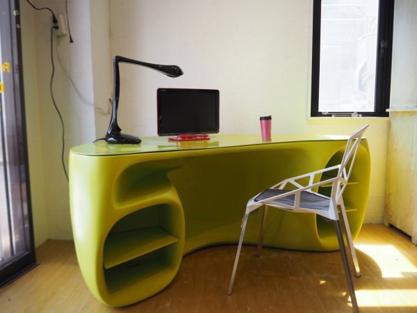 ヴィトラ Vitra バオバブ デスク BaObab desk ライムグリーン フィリップ・スタルク Philippe Starck　デザイン 廃番 希少 定価：350,000円以上 ★