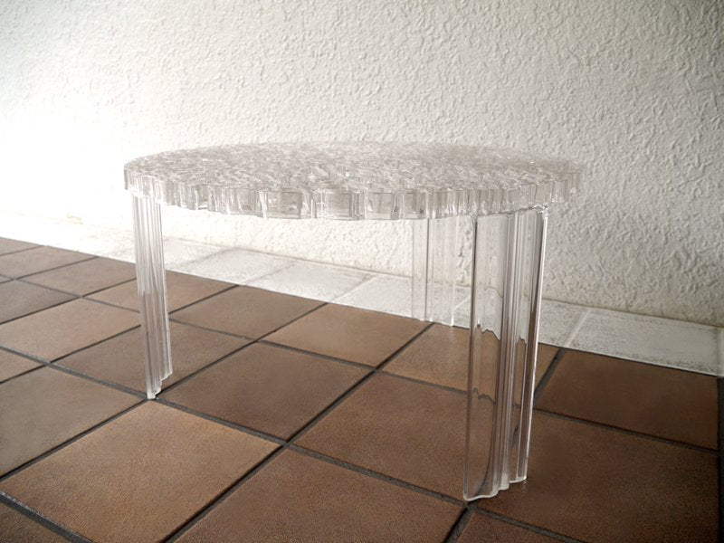 カルテル Kartell ティーテーブル ロー T-TABLE LOW クリスタル パトリシア・ウルキオラ Patricia Urquiola サイドテーブル 定価￥37,950-の品 ◇